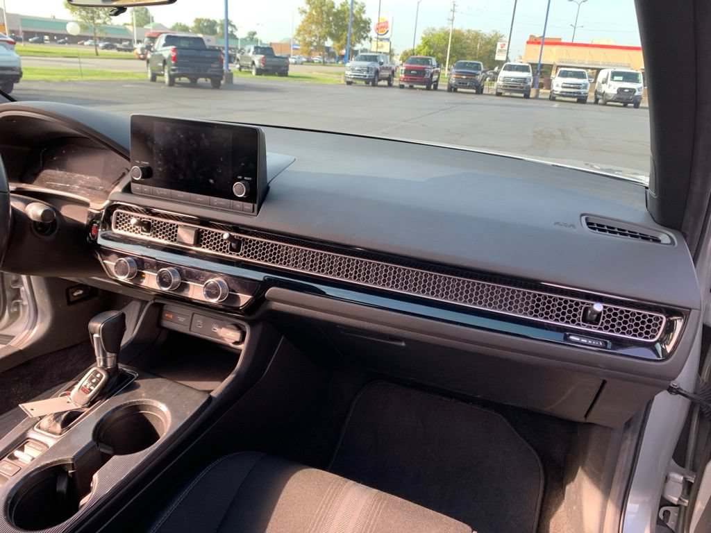 Used 2025 Honda Civic Sport image 25