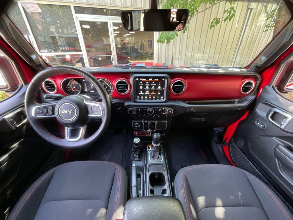 Used 2023 Jeep Gladiator Rubicon w/ Trailer Tow Package AWD/4WD image 18