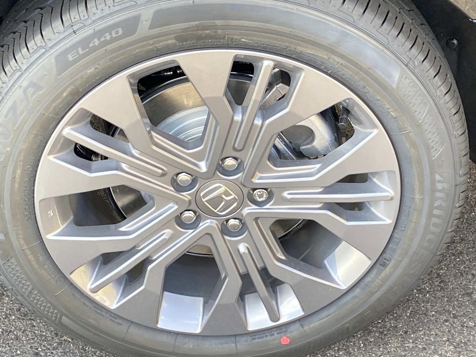 New 2026 Honda Odyssey Touring image 6