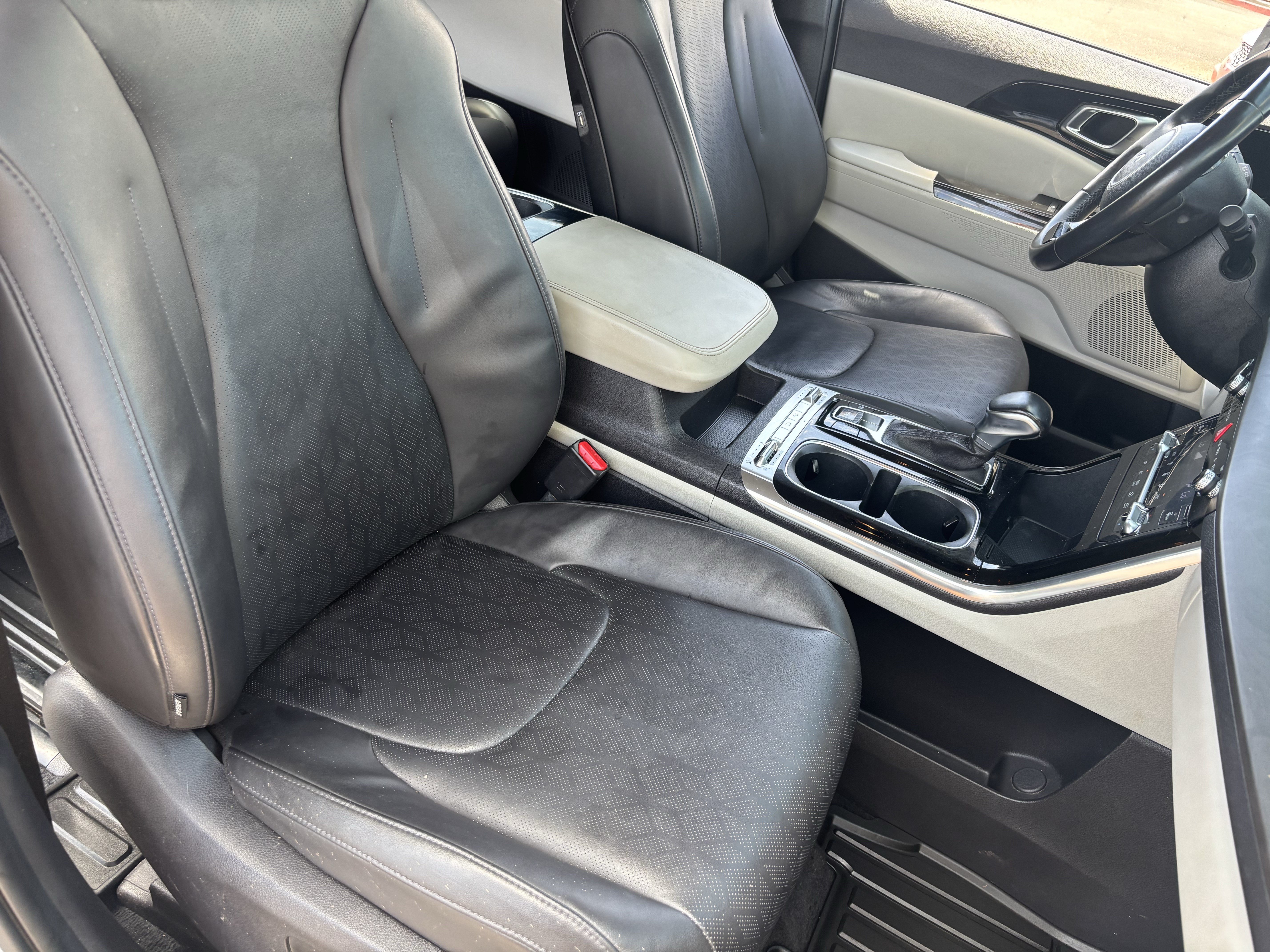 Used 2022 Kia Carnival SX FWD image 11