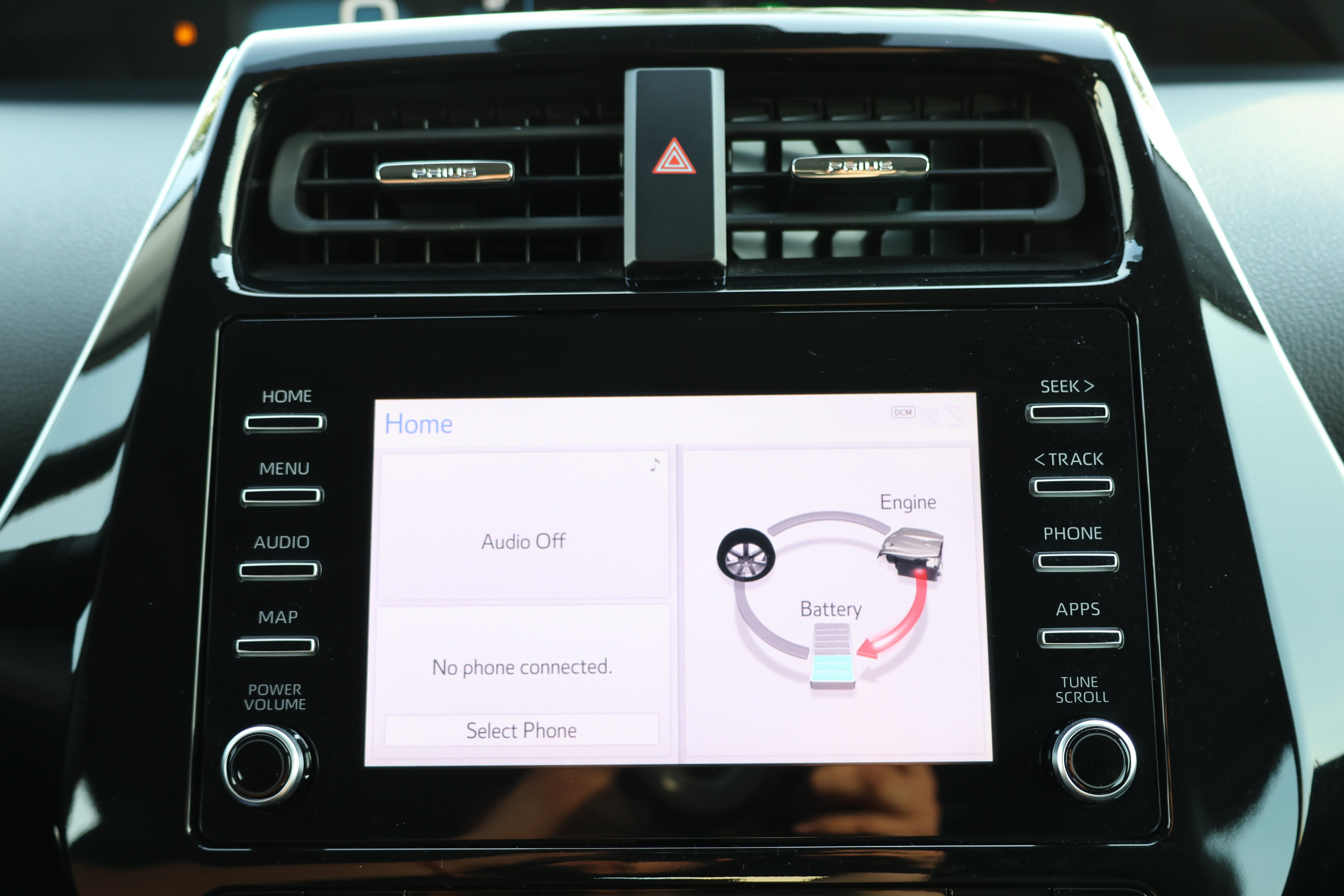 Certified 2020 Toyota Prius XLE AWD/4WD image 30