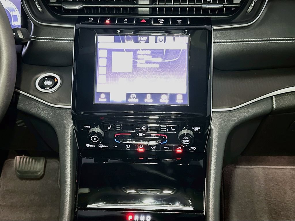 Certified 2023 Jeep Grand Cherokee Altitude RWD image 12