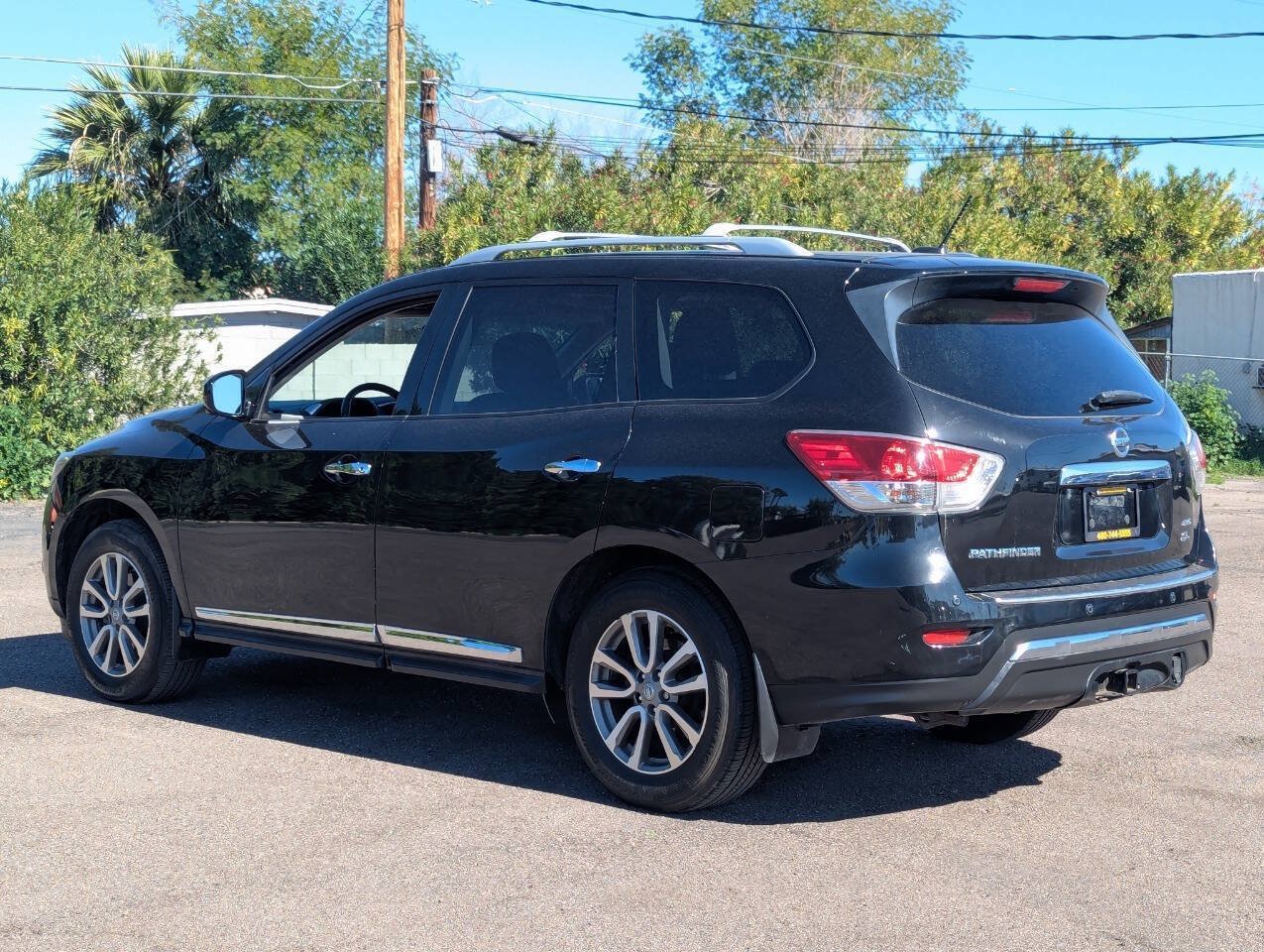 Used 2016 Nissan Pathfinder SL w/ SL Premium Package AWD/4WD image 5