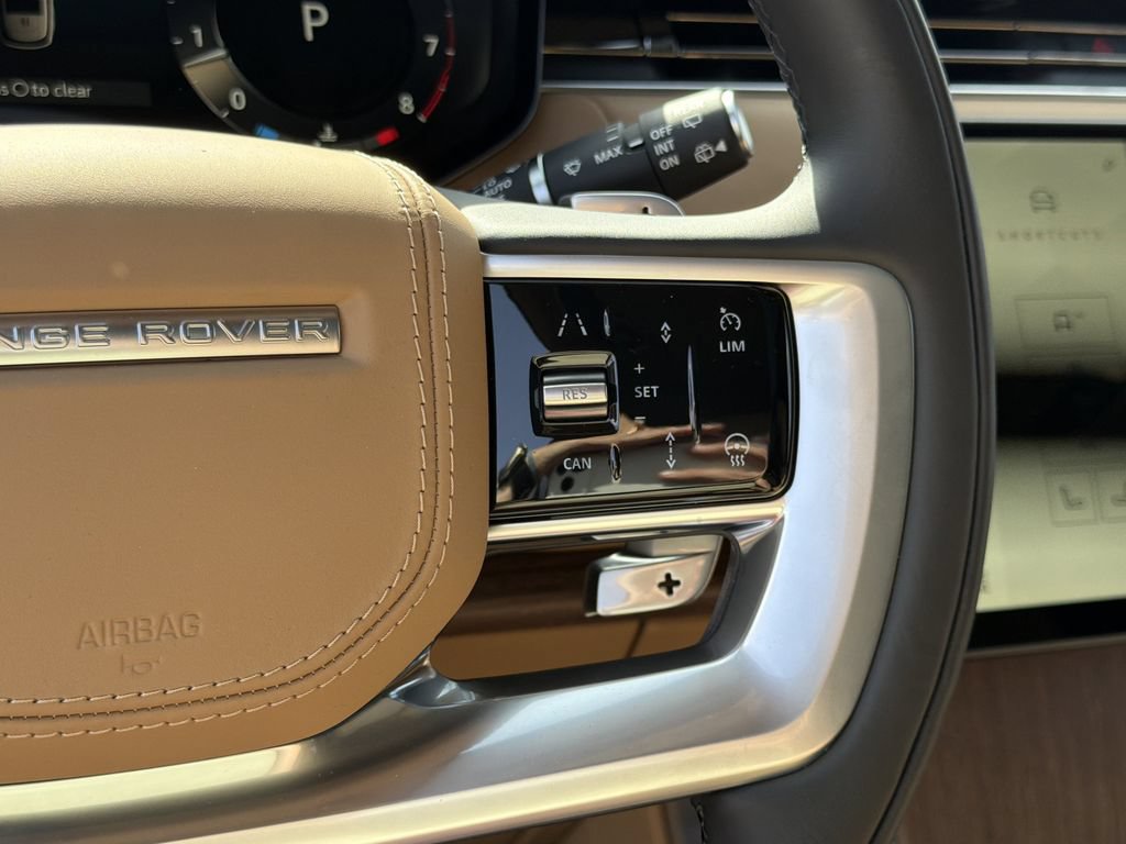New 2026 Land Rover Range Rover Long Wheelbase SE AWD/4WD image 19