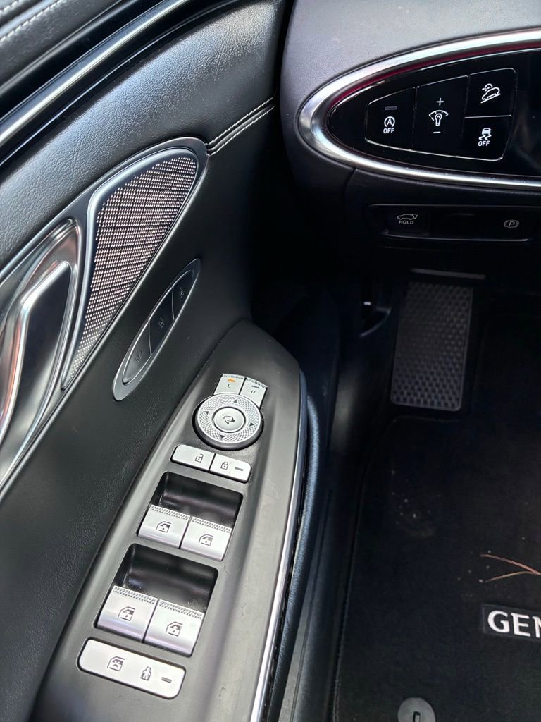 Used 2022 Genesis GV70 3.5T Sport w/ Sport Prestige Package AWD/4WD image 26