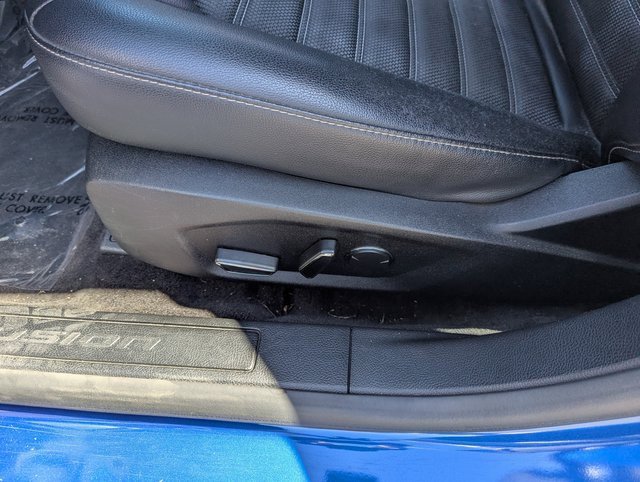 Used 2018 Ford Fusion SE w/ Equipment Group 201A image 24