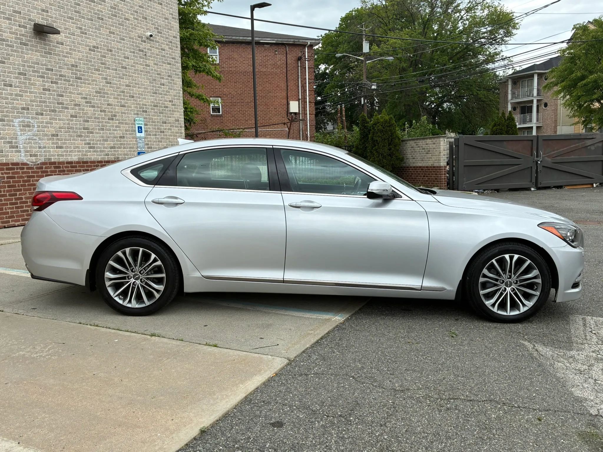 Used 2017 Genesis G80 3.8 AWD/4WD image 6