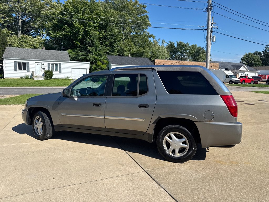 Used 2005 GMC Envoy XUV SLE AWD/4WD image 5