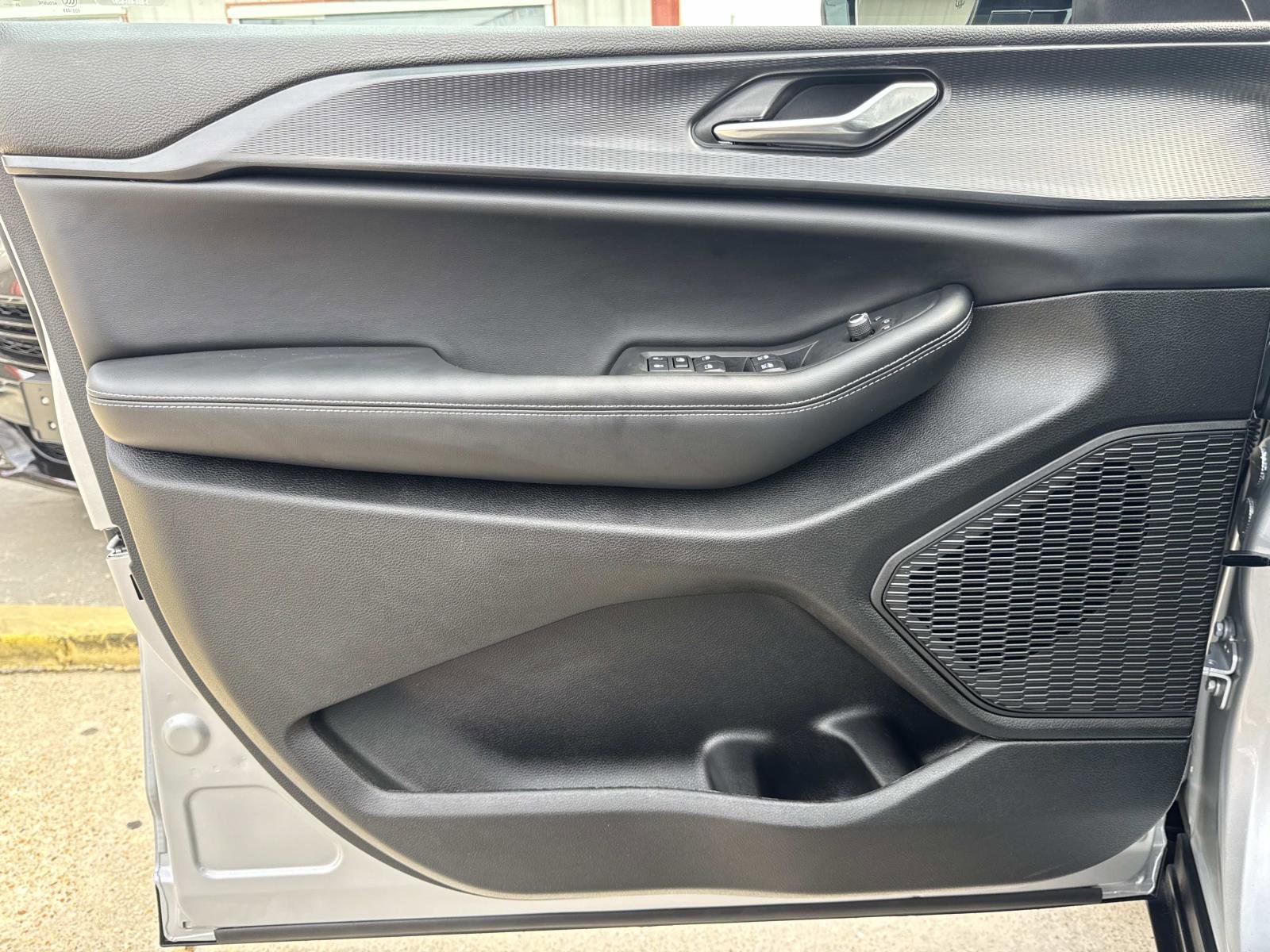 Used 2025 Jeep Grand Cherokee L Altitude image 18