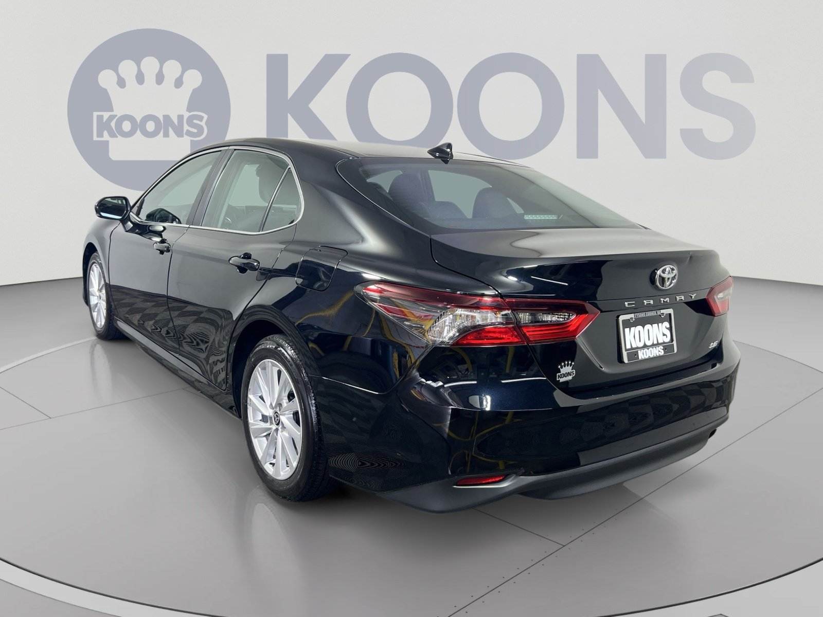 Used 2023 Toyota Camry LE FWD image 4