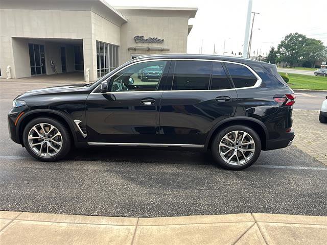 New 2026 BMW X5 xDrive50e w/ Climate Comfort Package image 7