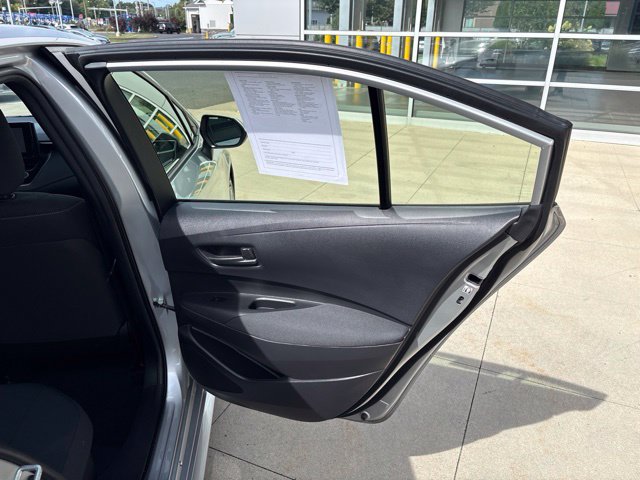 Used 2025 Toyota Corolla LE AWD/4WD image 34
