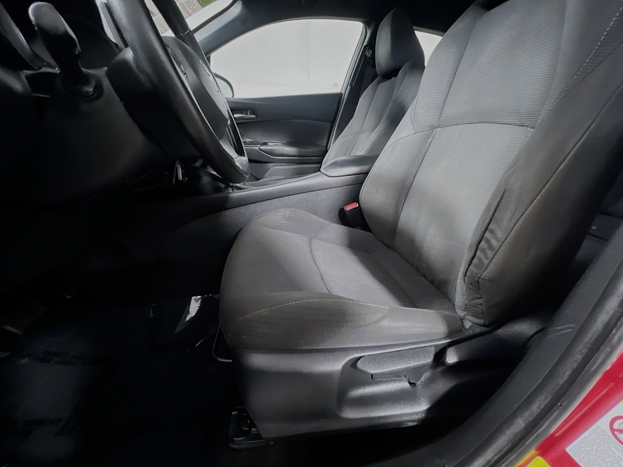 Used 2018 Toyota C-HR XLE image 15