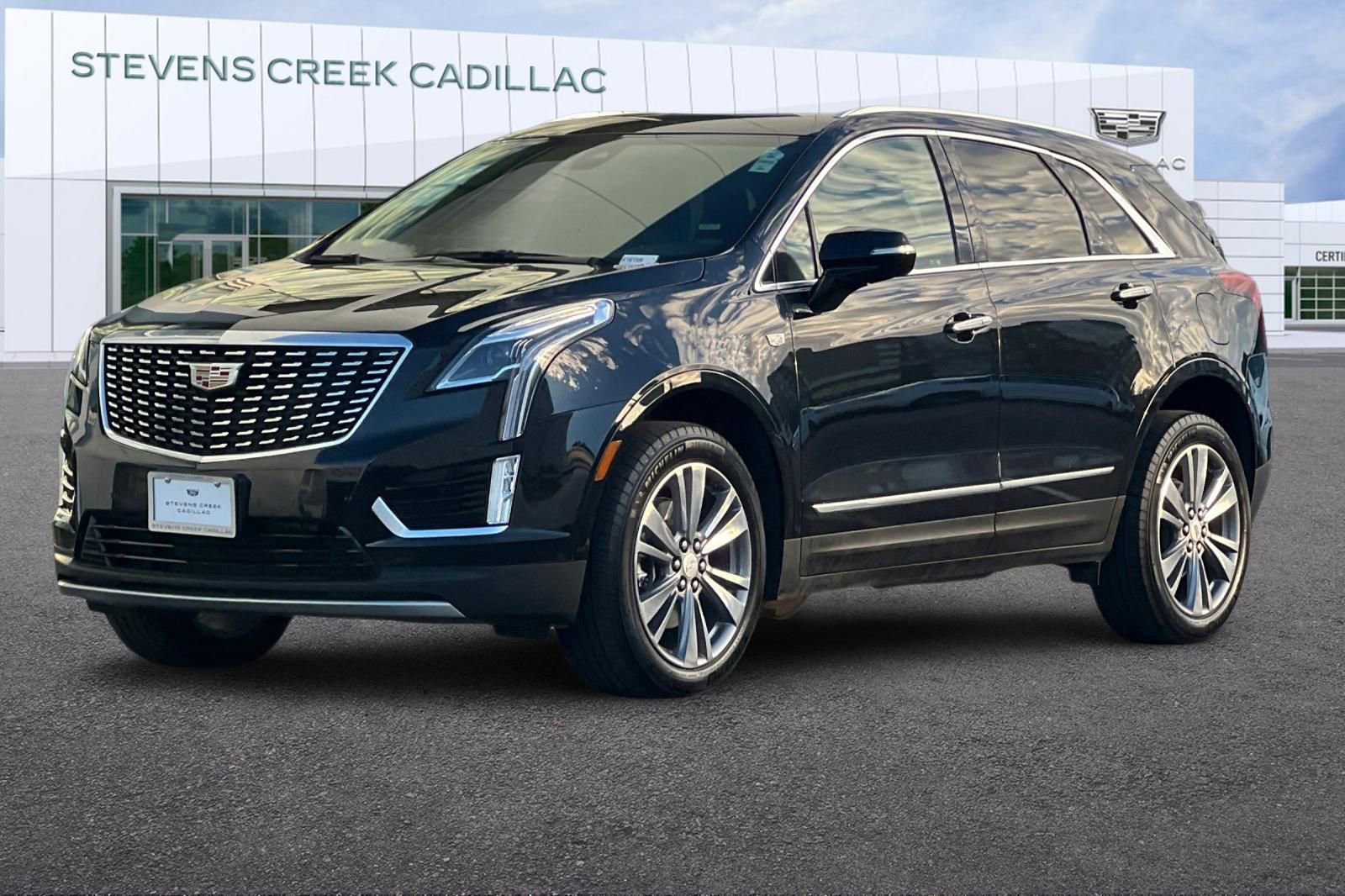 Used 2025 Cadillac XT5 Premium Luxury image 7