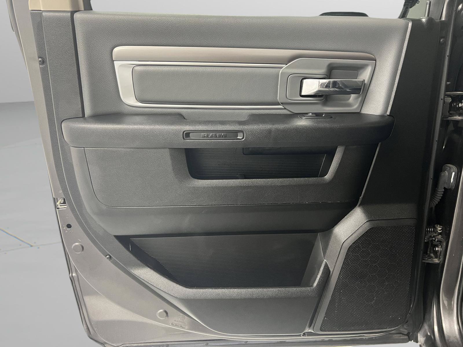 Used 2021 RAM 1500 Classic SLT RWD image 28