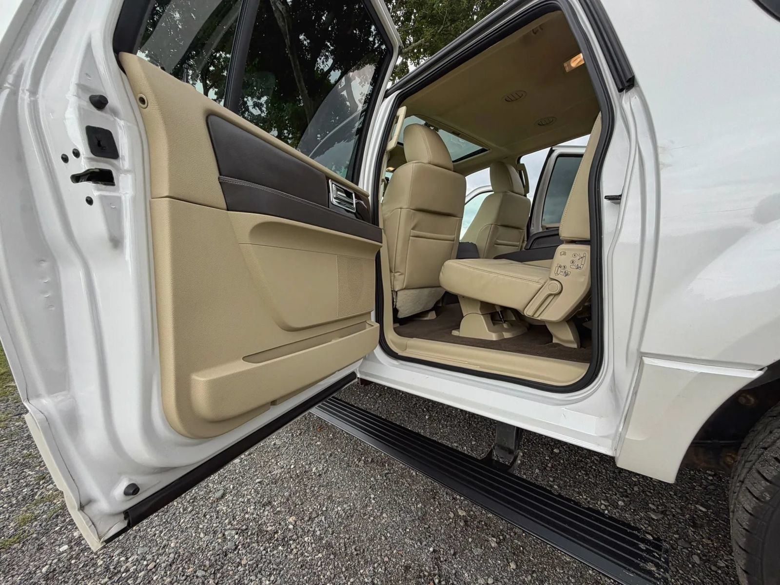 Used 2015 Lincoln Navigator L 4WD w/ Equipment Group 101A Reserve image 60