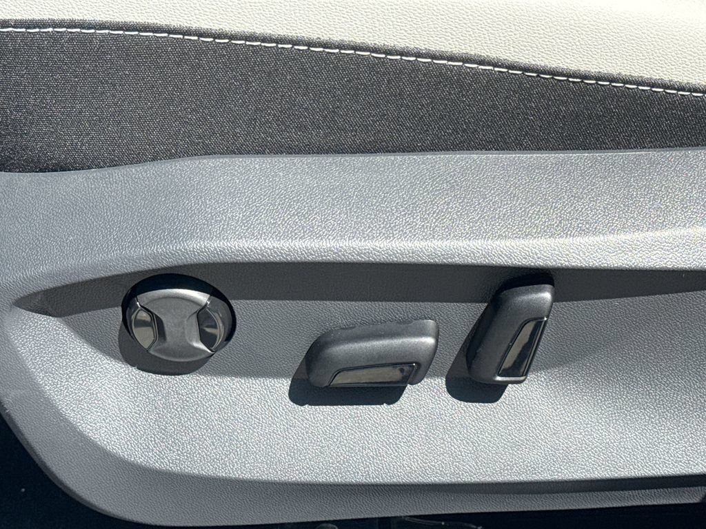 New 2026 Volkswagen Taos SE AWD/4WD image 14