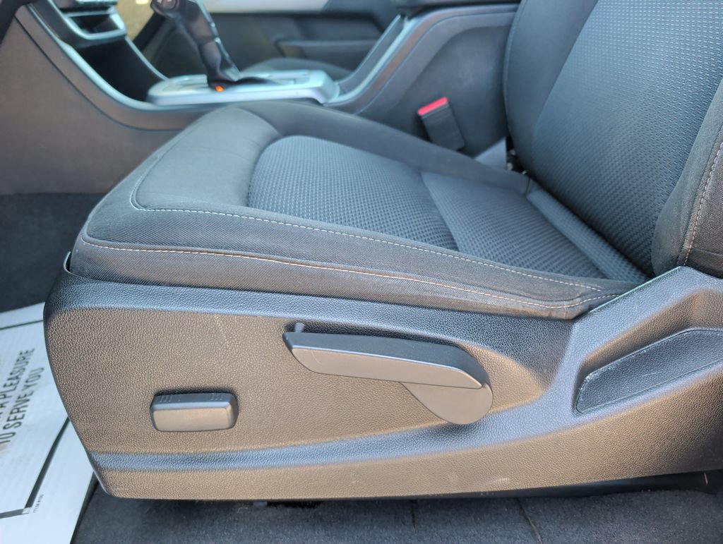 Used 2021 Chevrolet Colorado LT w/ LT Convenience Package RWD image 9