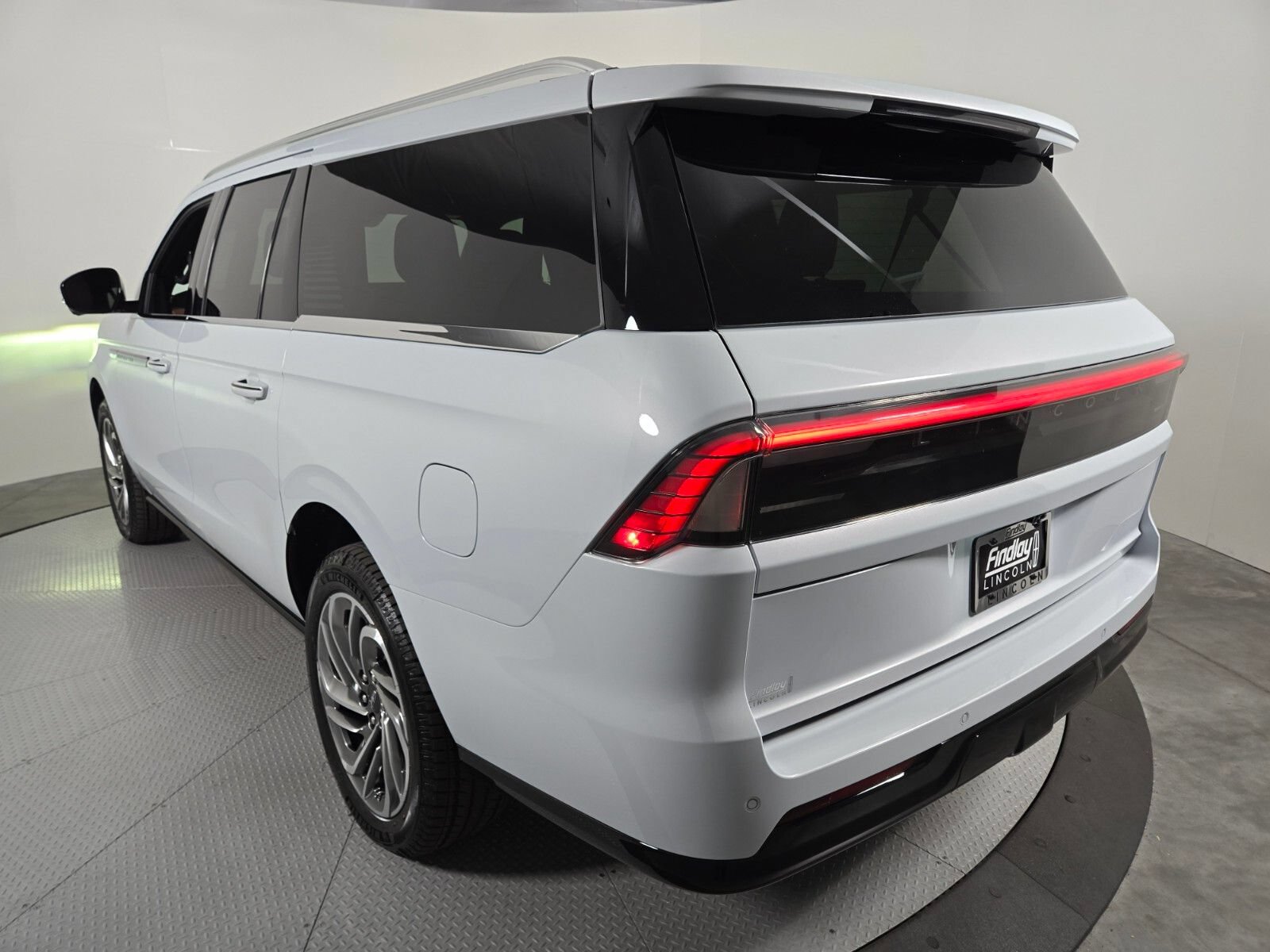 New 2026 Lincoln Navigator L Reserve AWD/4WD image 7