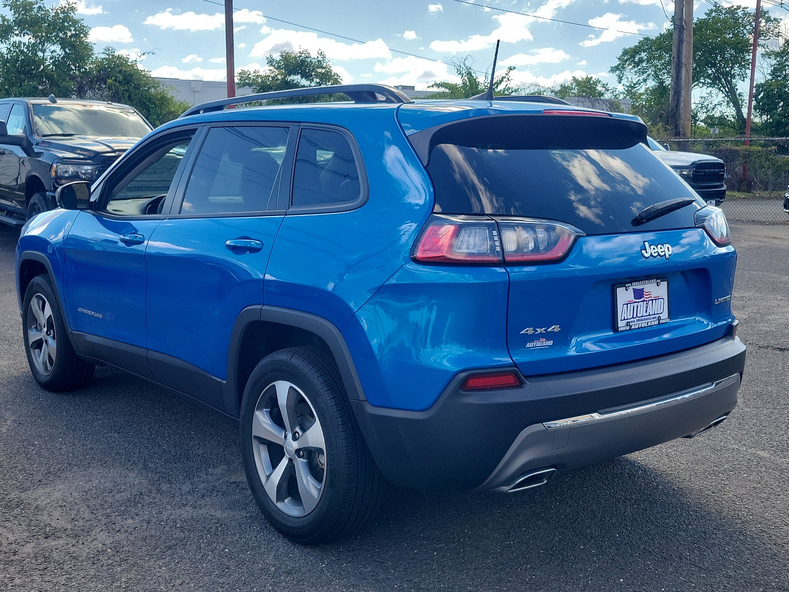 Certified 2022 Jeep Cherokee Limited image 4