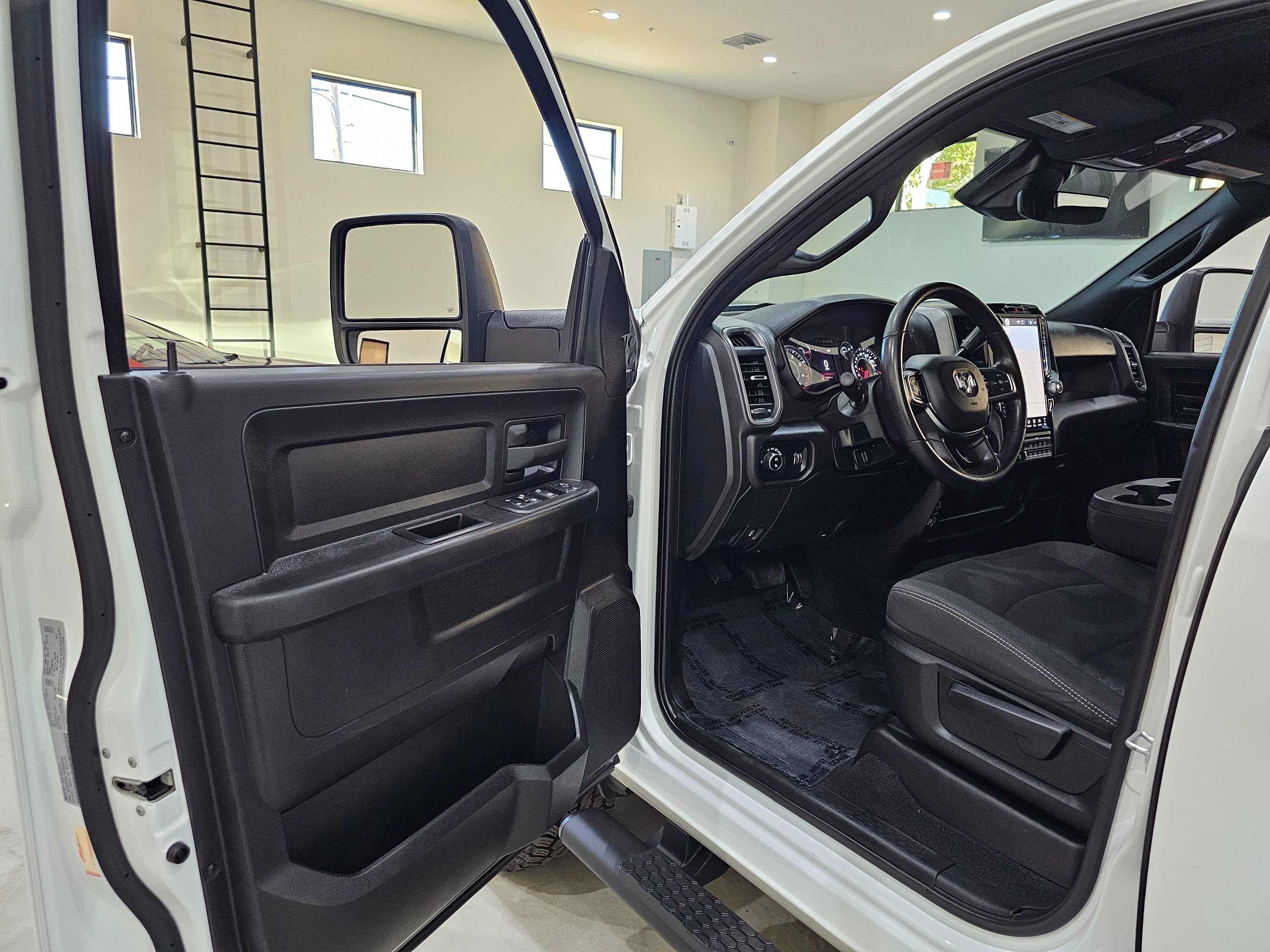 Used 2025 RAM 3500 Tradesman AWD/4WD image 15