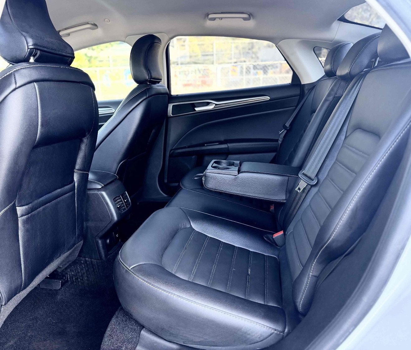 Used 2017 Ford Fusion SE w/ Equipment Group 602A FWD image 12