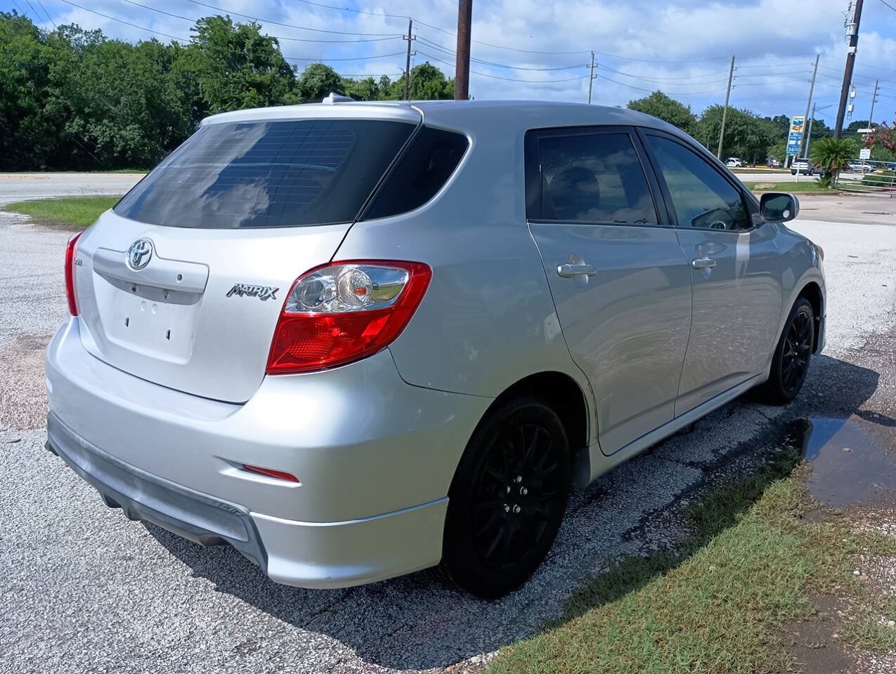 Used 2010 Toyota Matrix FWD image 5
