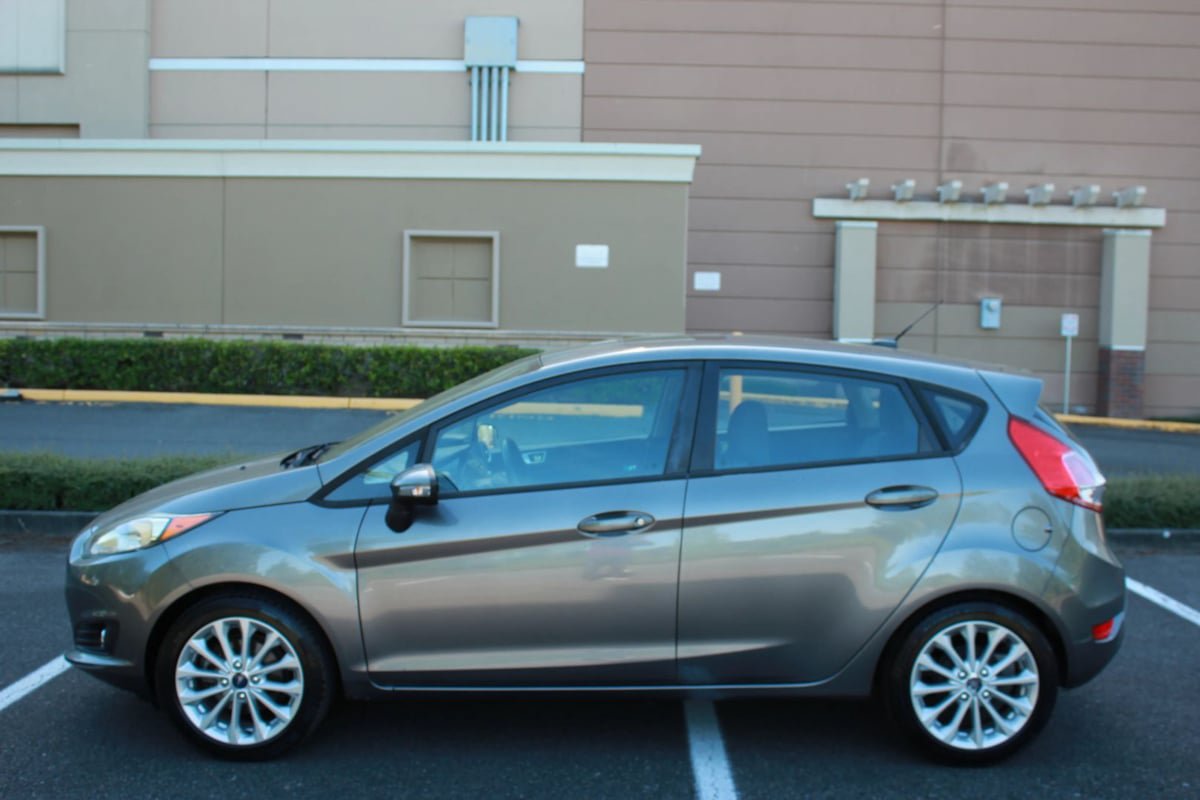 Used 2014 Ford Fiesta SE w/ Equipment Group 201A FWD image 4