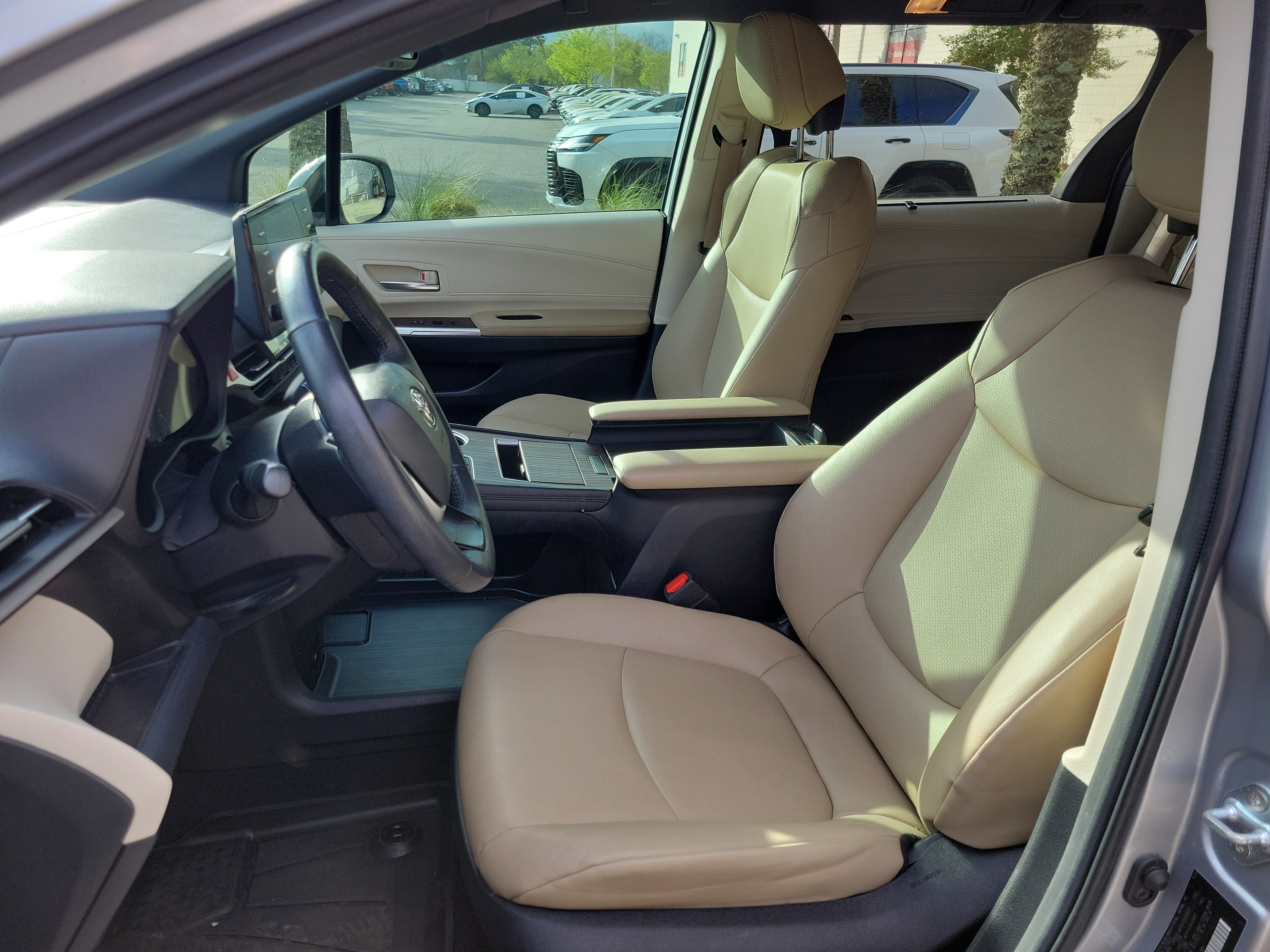 Certified 2024 Toyota Sienna XLE image 13