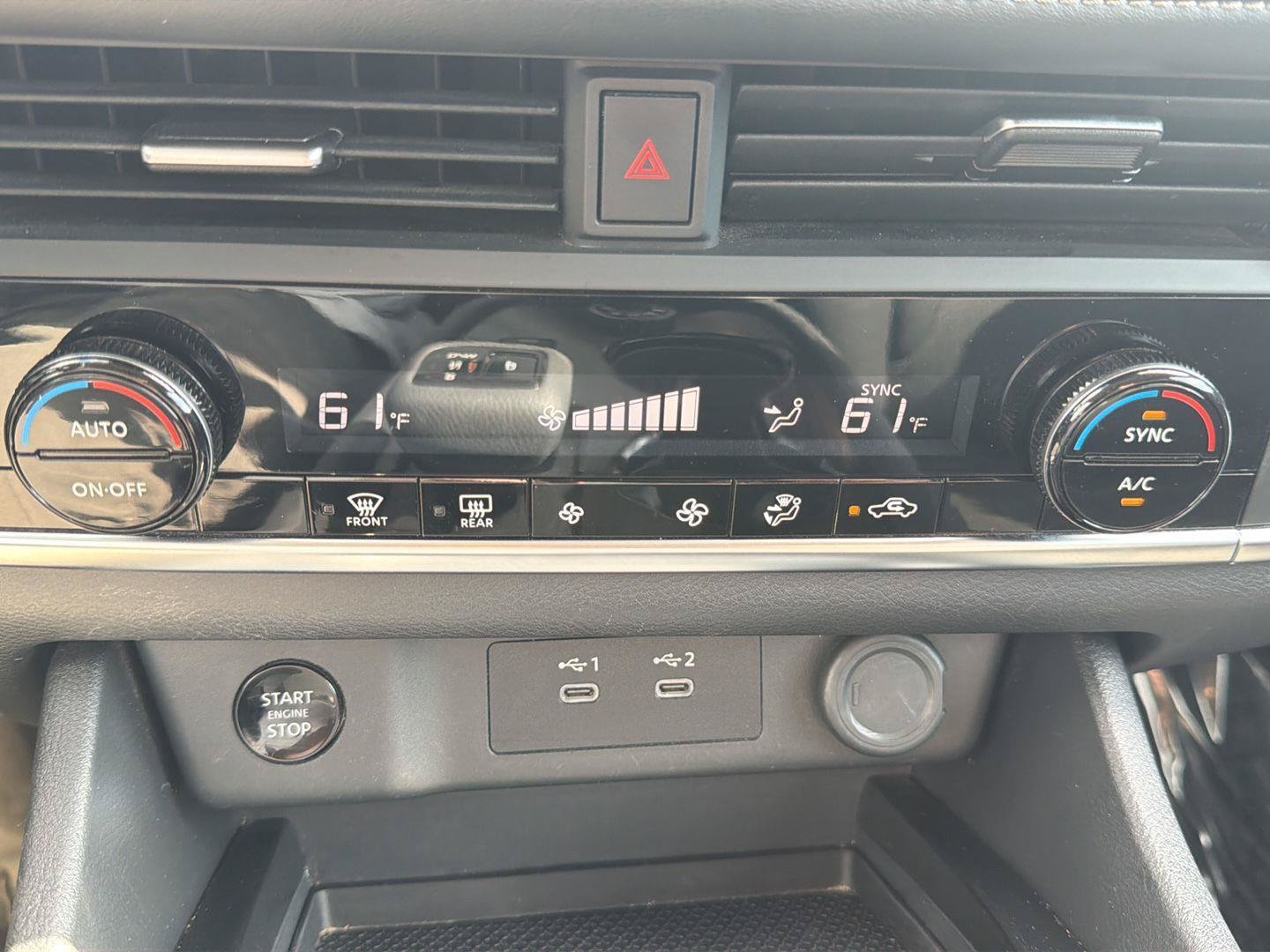 Used 2024 Nissan Rogue SV AWD/4WD image 28