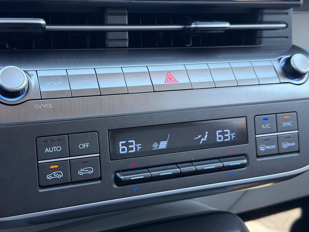 Used 2025 Hyundai Kona Limited FWD image 25