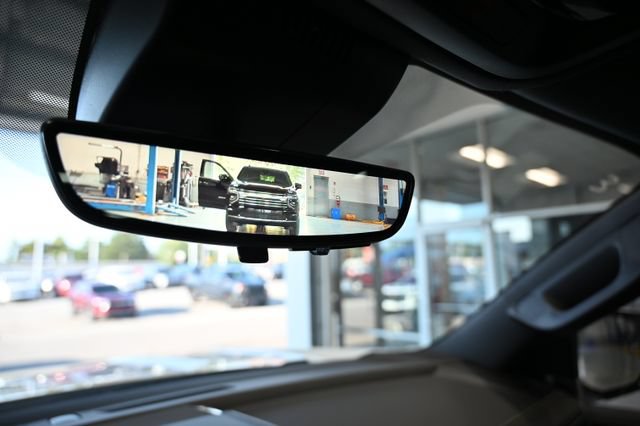New 2026 GMC Yukon XL Elevation w/ Elevation Premium Package AWD/4WD image 18