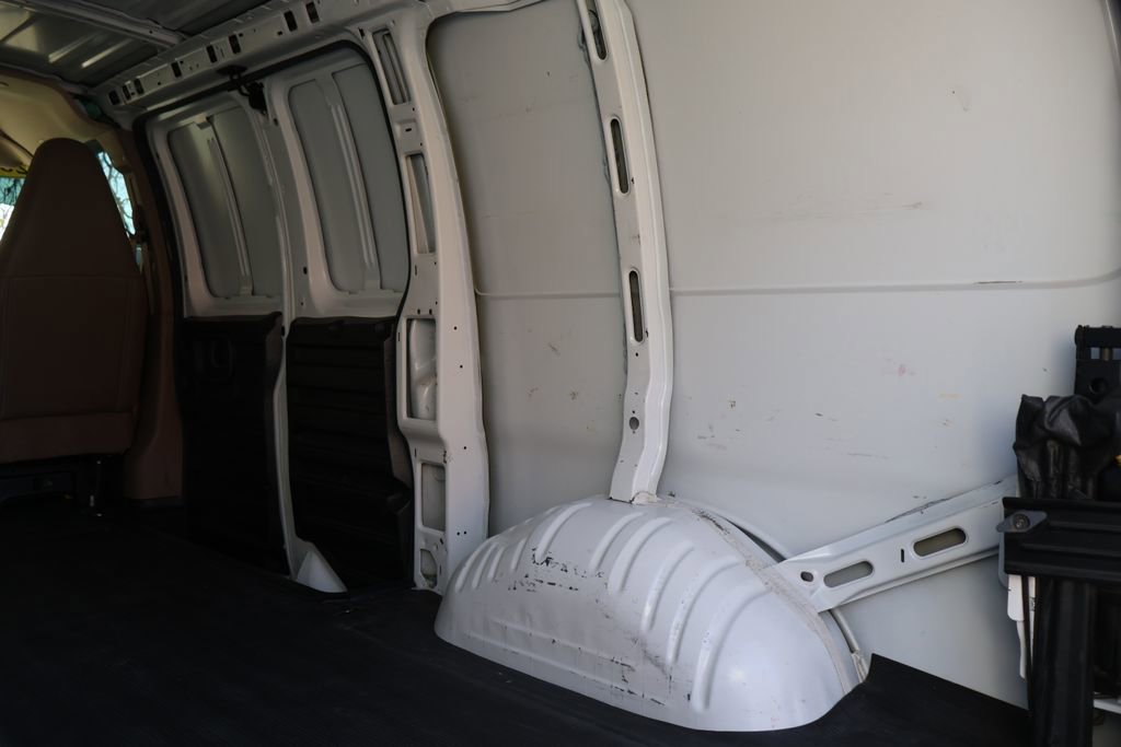 Used 2022 Chevrolet Express 3500 w/ Driver Convenience Package image 44