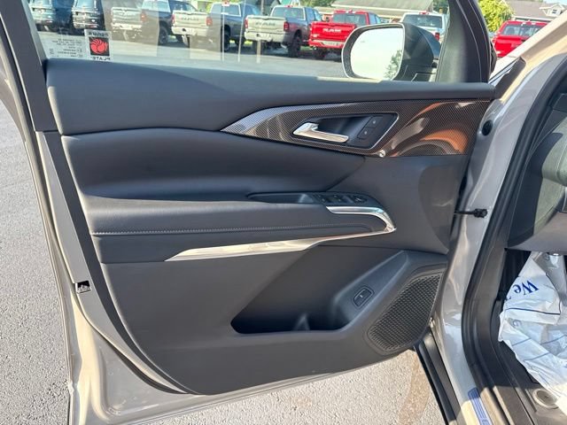 New 2027 Chevrolet Traverse Z71 w/ LPO, Floor Liner Package AWD/4WD image 11
