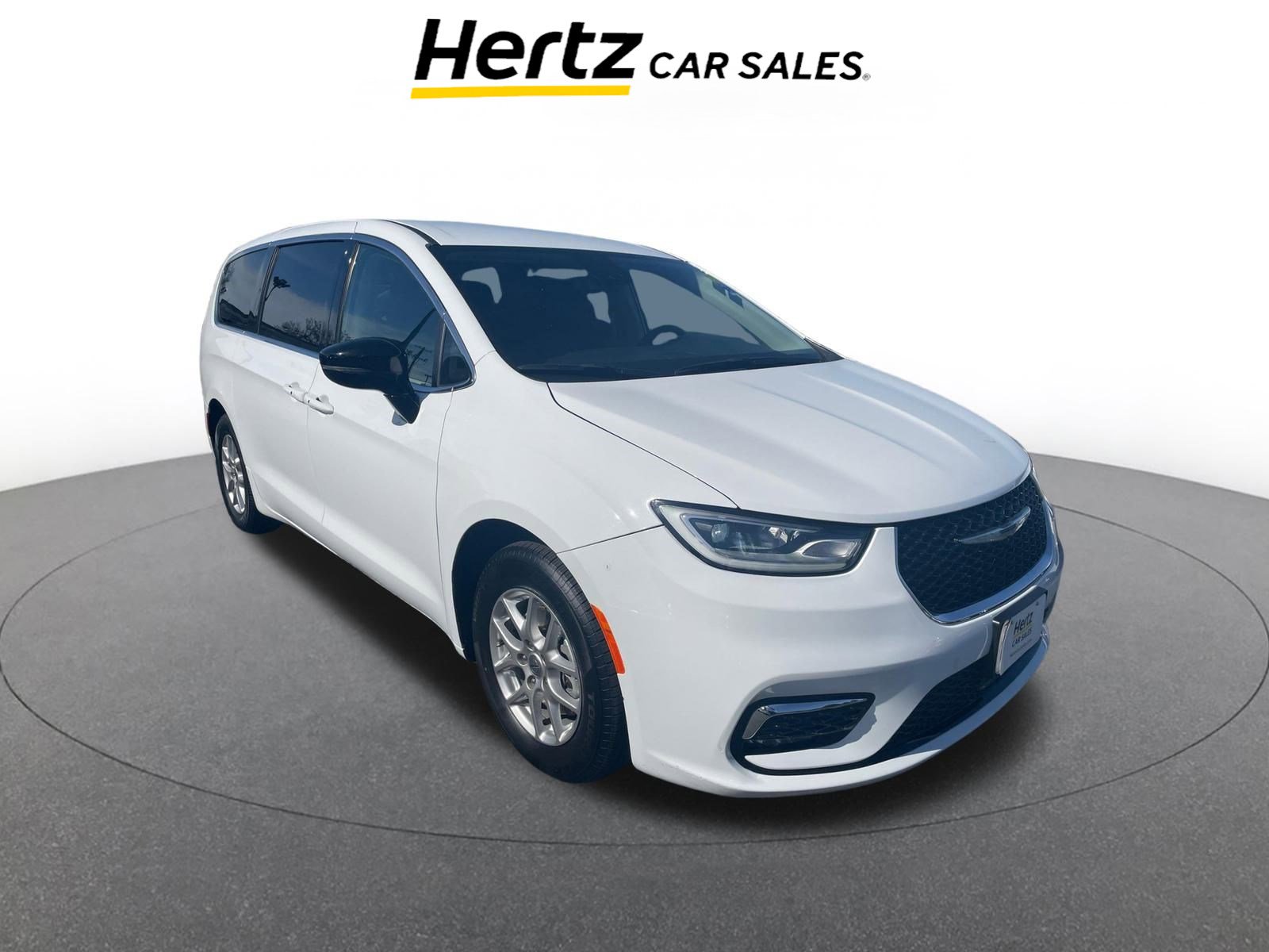 Used 2024 Chrysler Pacifica Touring-L image 1