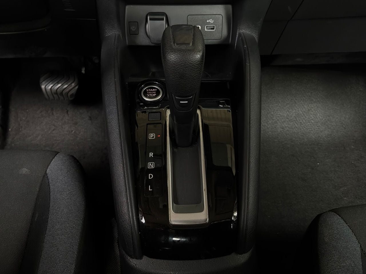 Used 2025 Nissan Versa SV FWD image 23