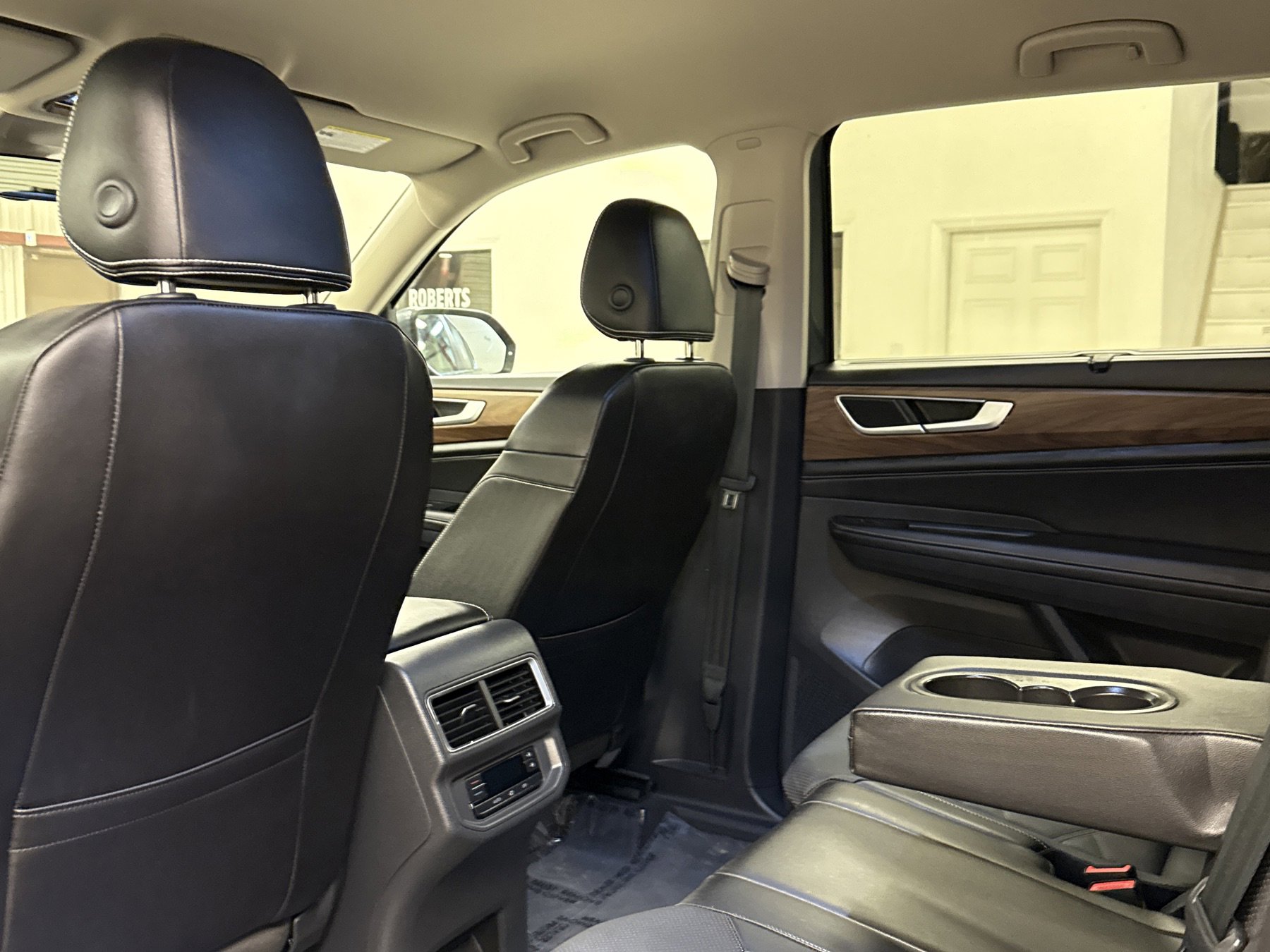 Used 2024 Volkswagen Atlas SE w/ Black Wheel Package image 14