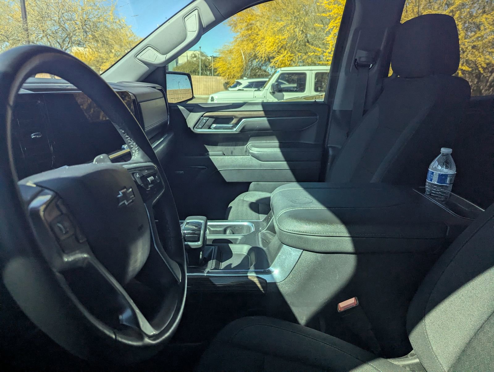 Used 2024 Chevrolet Silverado 1500 LT Trail Boss w/ Convenience Package II image 9