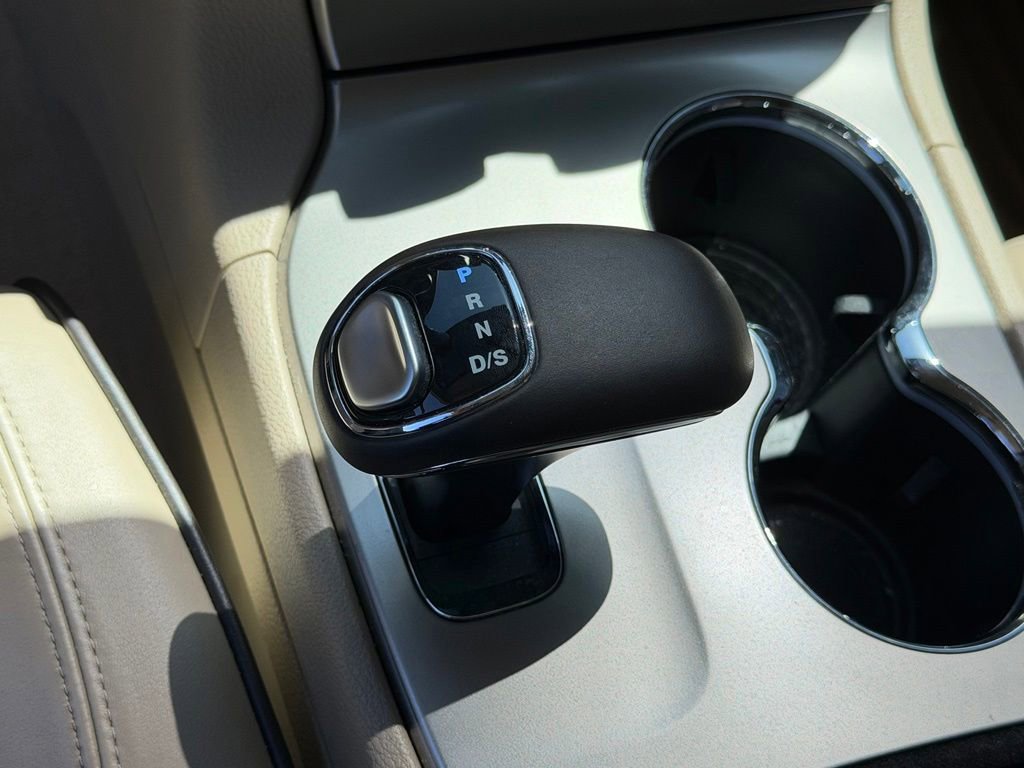 Used 2015 Jeep Grand Cherokee Overland RWD image 18