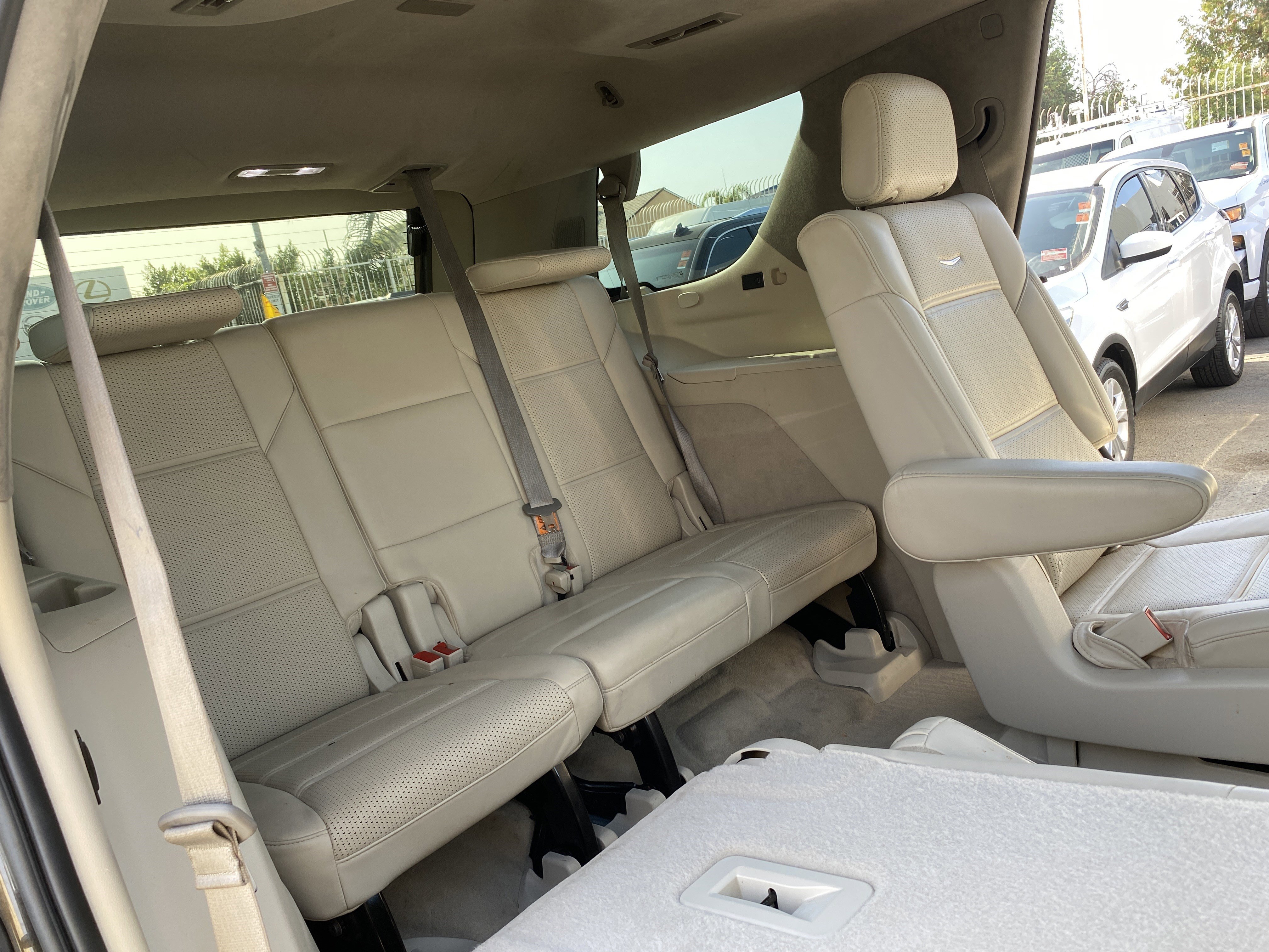 Used 2021 Cadillac Escalade Premium Luxury Platinum image 22
