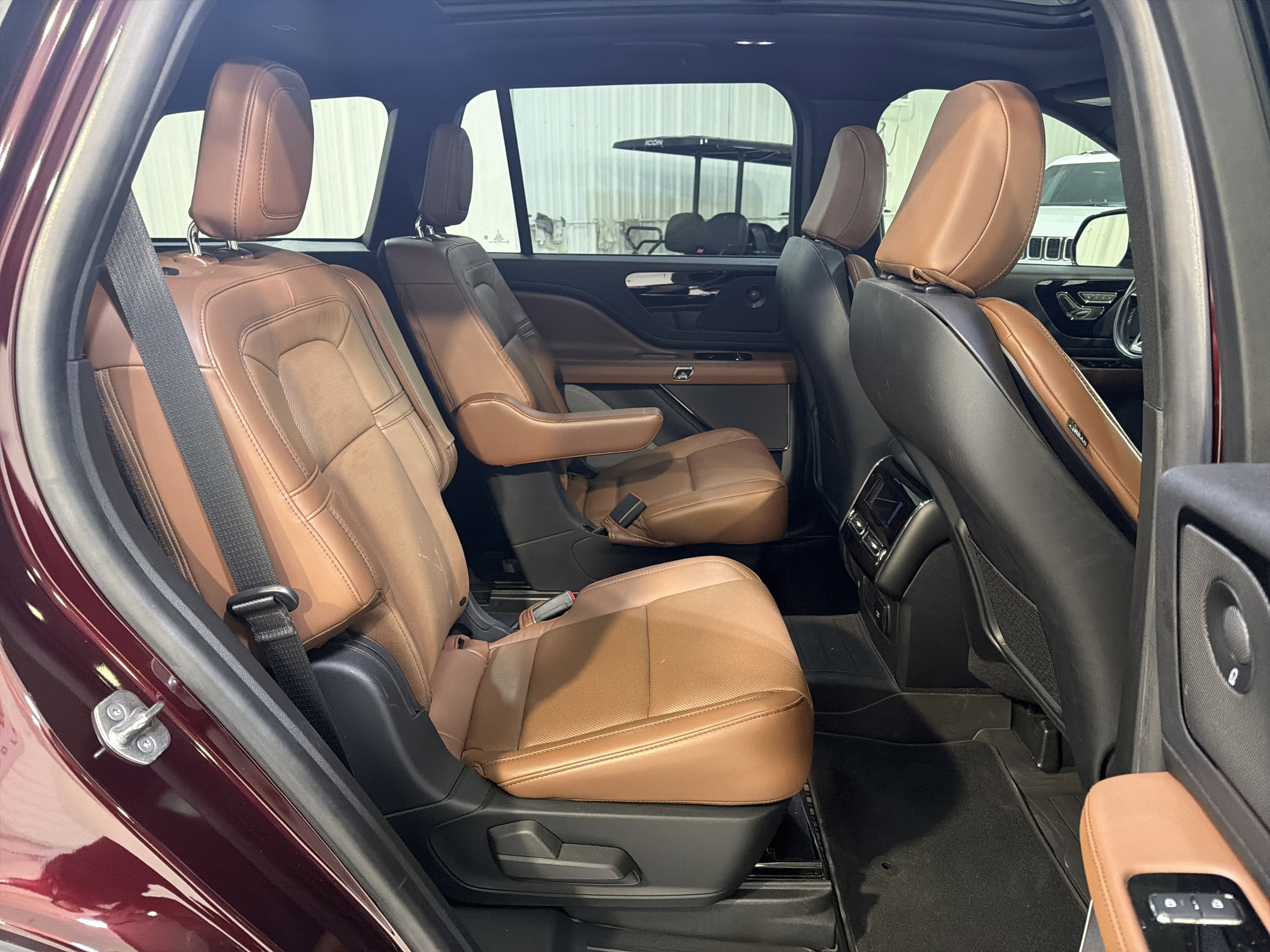 Used 2022 Lincoln Aviator Reserve RWD image 12