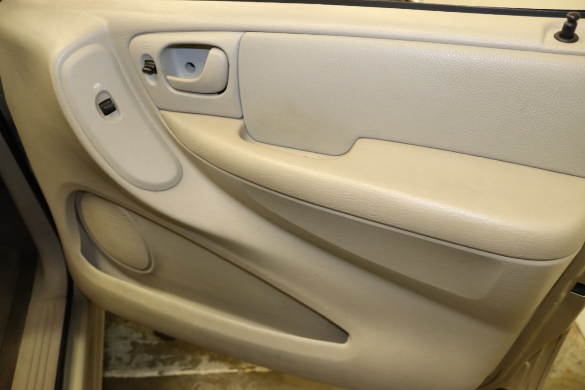 Used 2007 Dodge Caravan SXT w/ Popular Equipment Group I FWD image 19