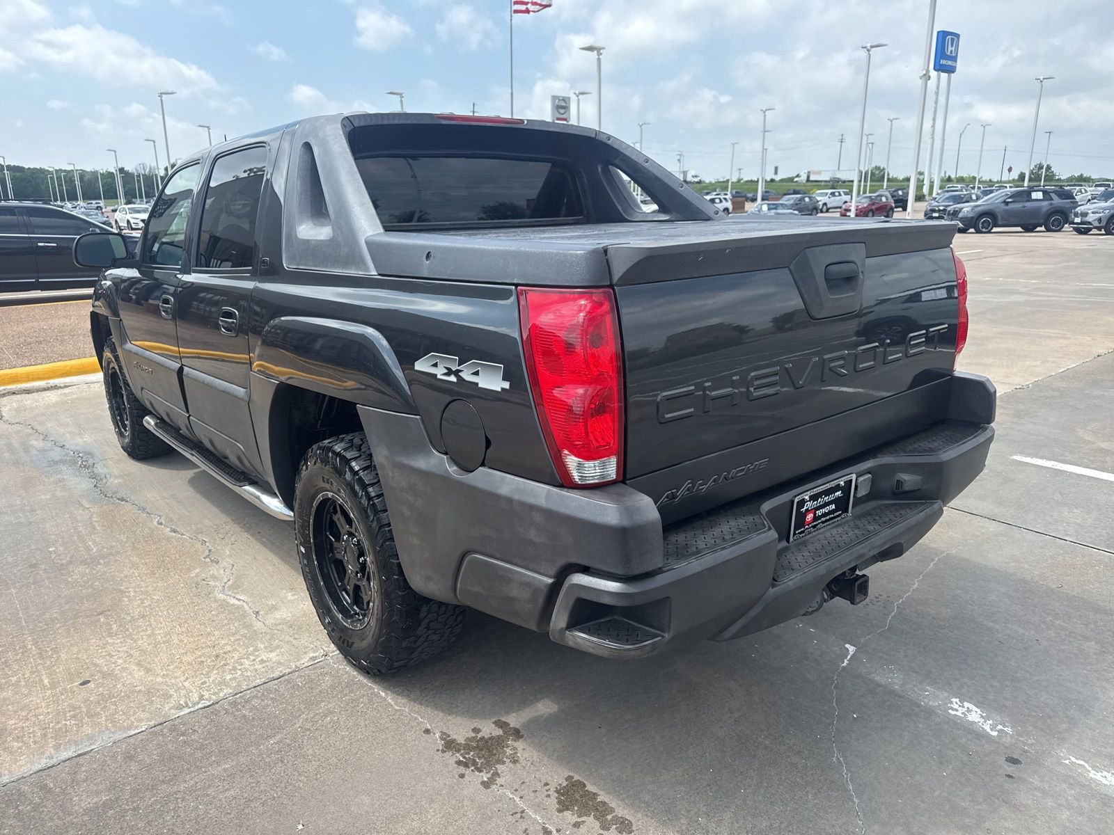 Used 2005 Chevrolet Avalanche LT w/ Preferred Equipment Group image 5