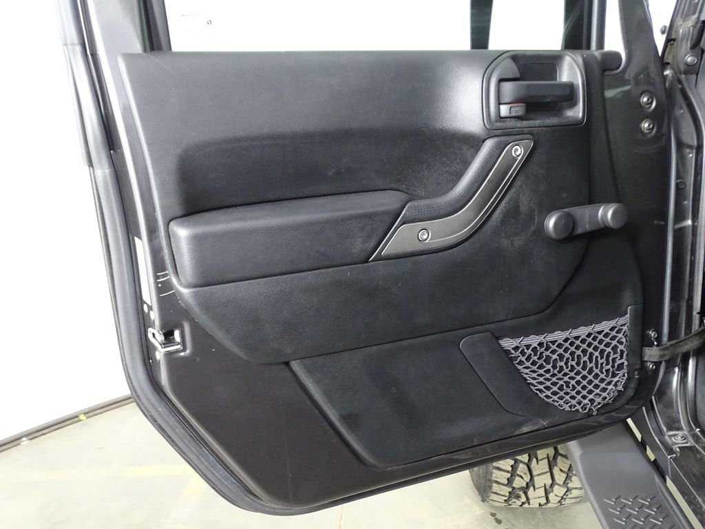 Used 2017 Jeep Wrangler Unlimited Sport w/ Connectivity Group image 10