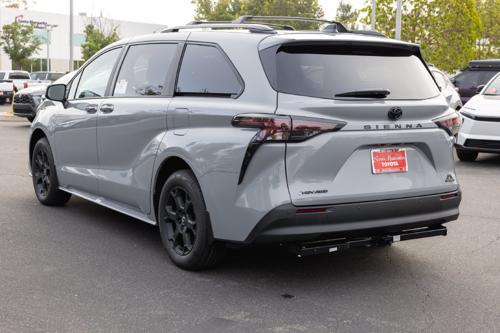 New 2026 Toyota Sienna XLE Woodland Edition AWD/4WD image 7