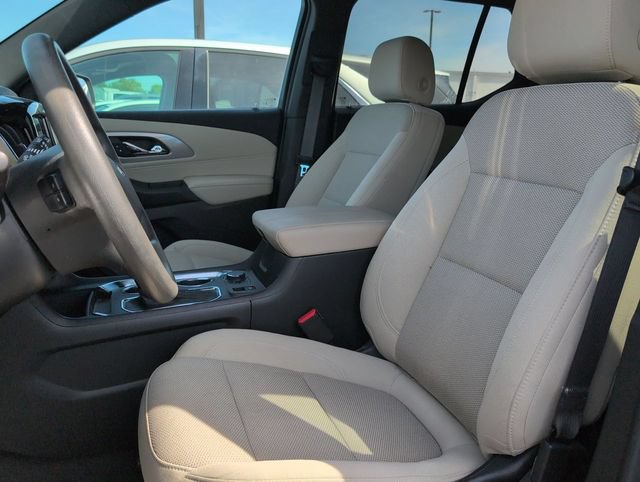 Used 2023 Chevrolet Traverse LS w/ Safety Package FWD image 9