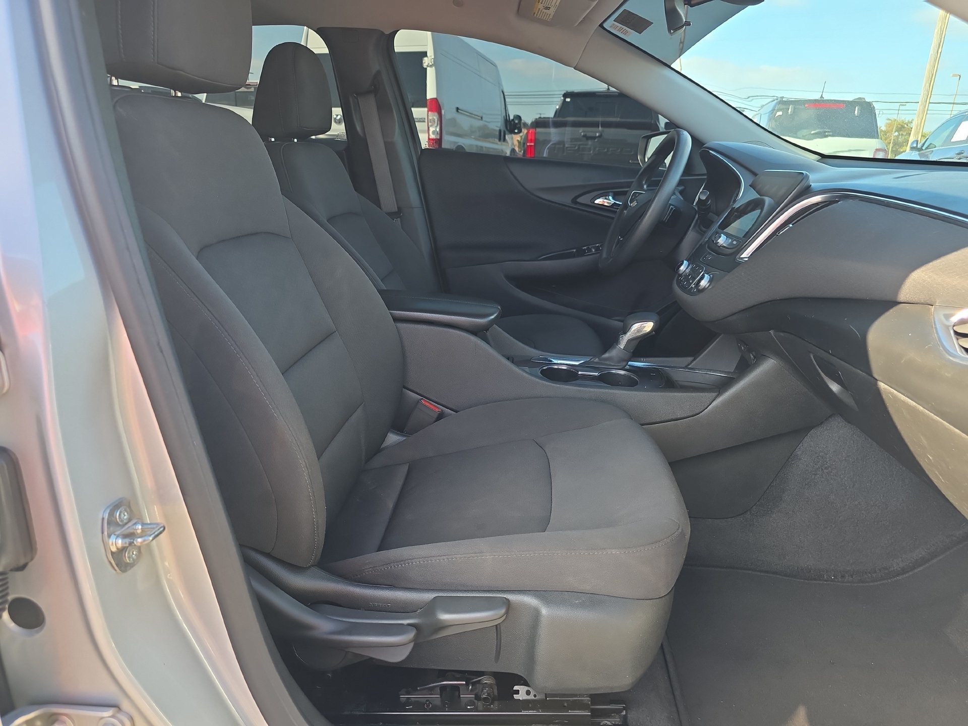 Used 2021 Chevrolet Malibu LT FWD image 15
