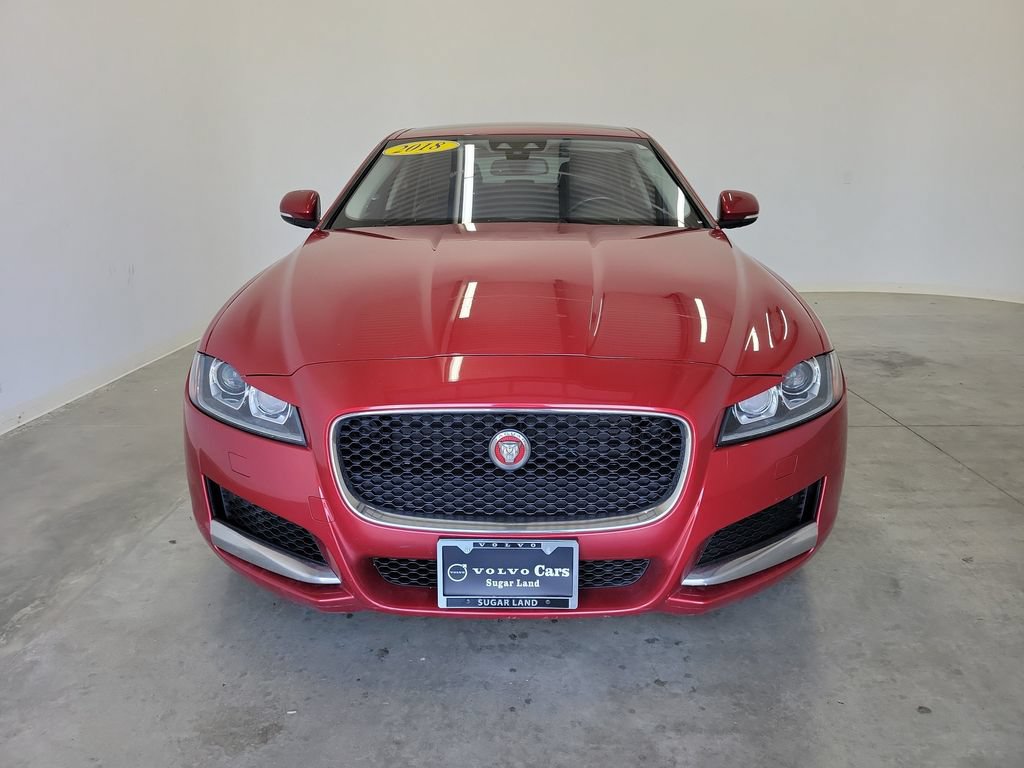 Used 2018 Jaguar XF Premium AWD/4WD image 2