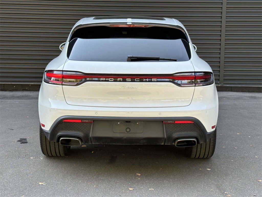Certified 2025 Porsche Macan Turbo image 31