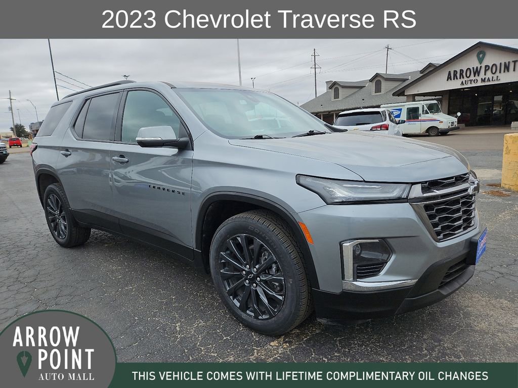 Used 2023 Chevrolet Traverse RS